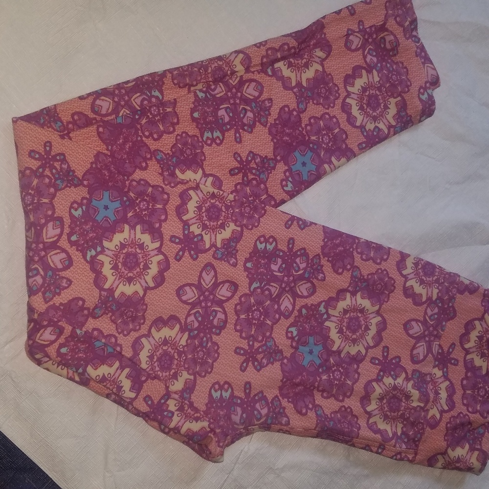 Lularoe - Picture 2 of 2